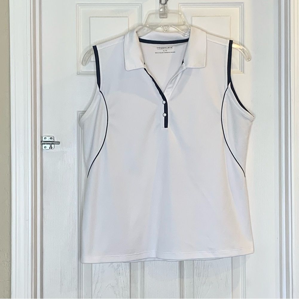 Maggie Lane White and Black Sleeveless Golf Polo Size XL